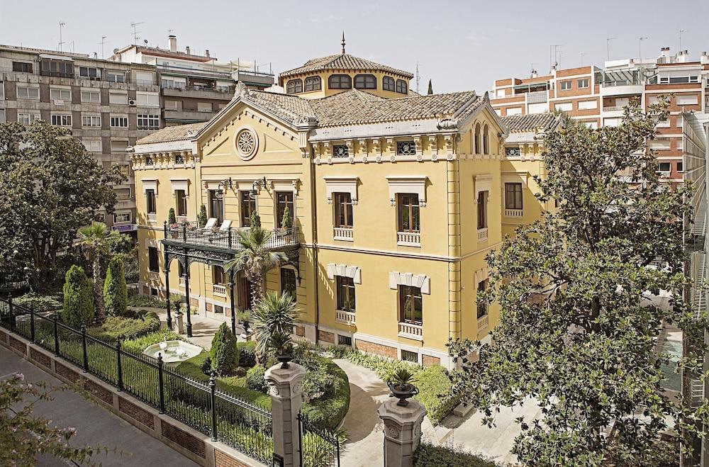 Hospes Palacio del Bailio Córdoba Exterior foto The building of the Academy of Athens