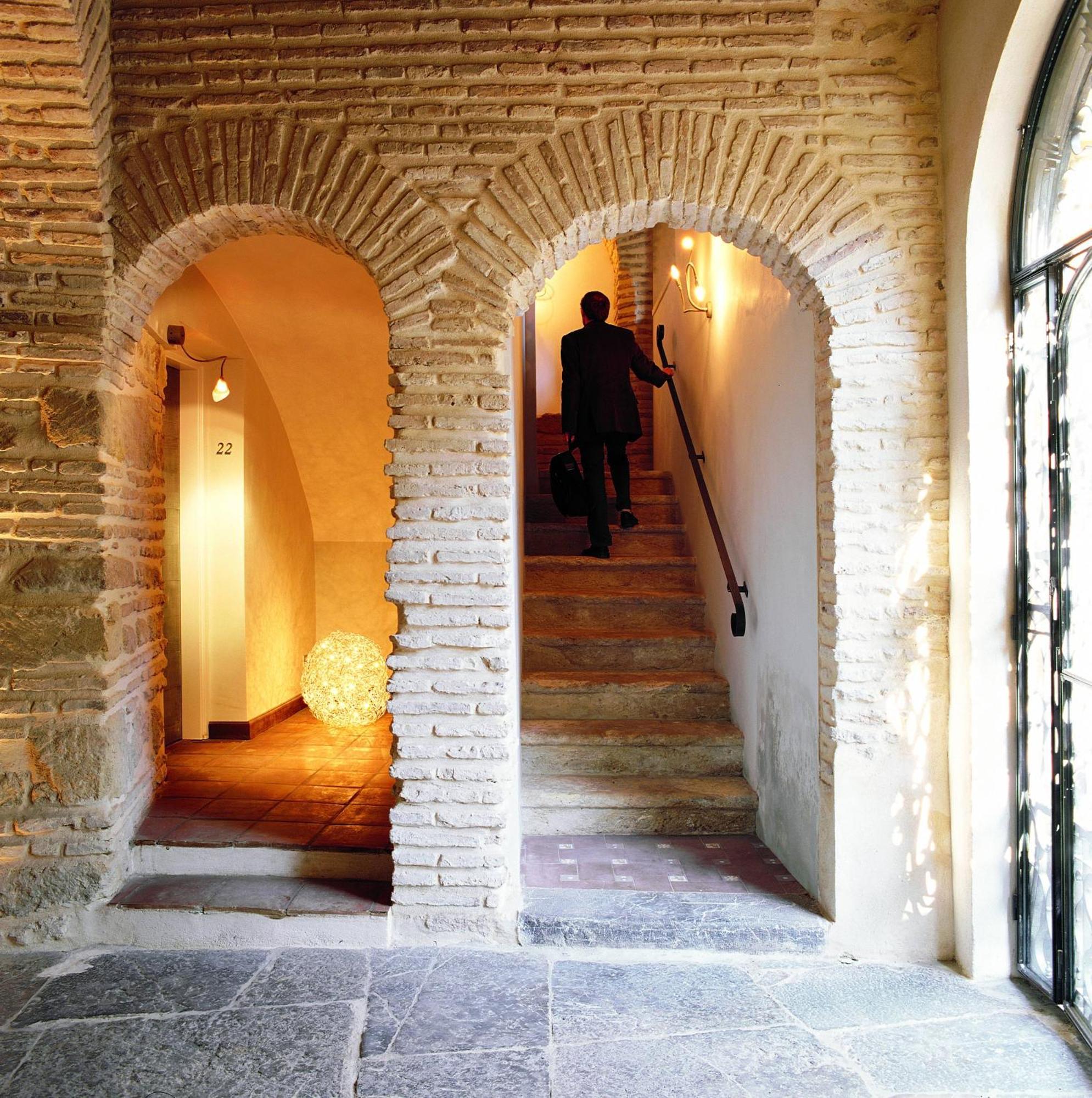 Hospes Palacio del Bailio Córdoba Interior foto The entrance to the museum