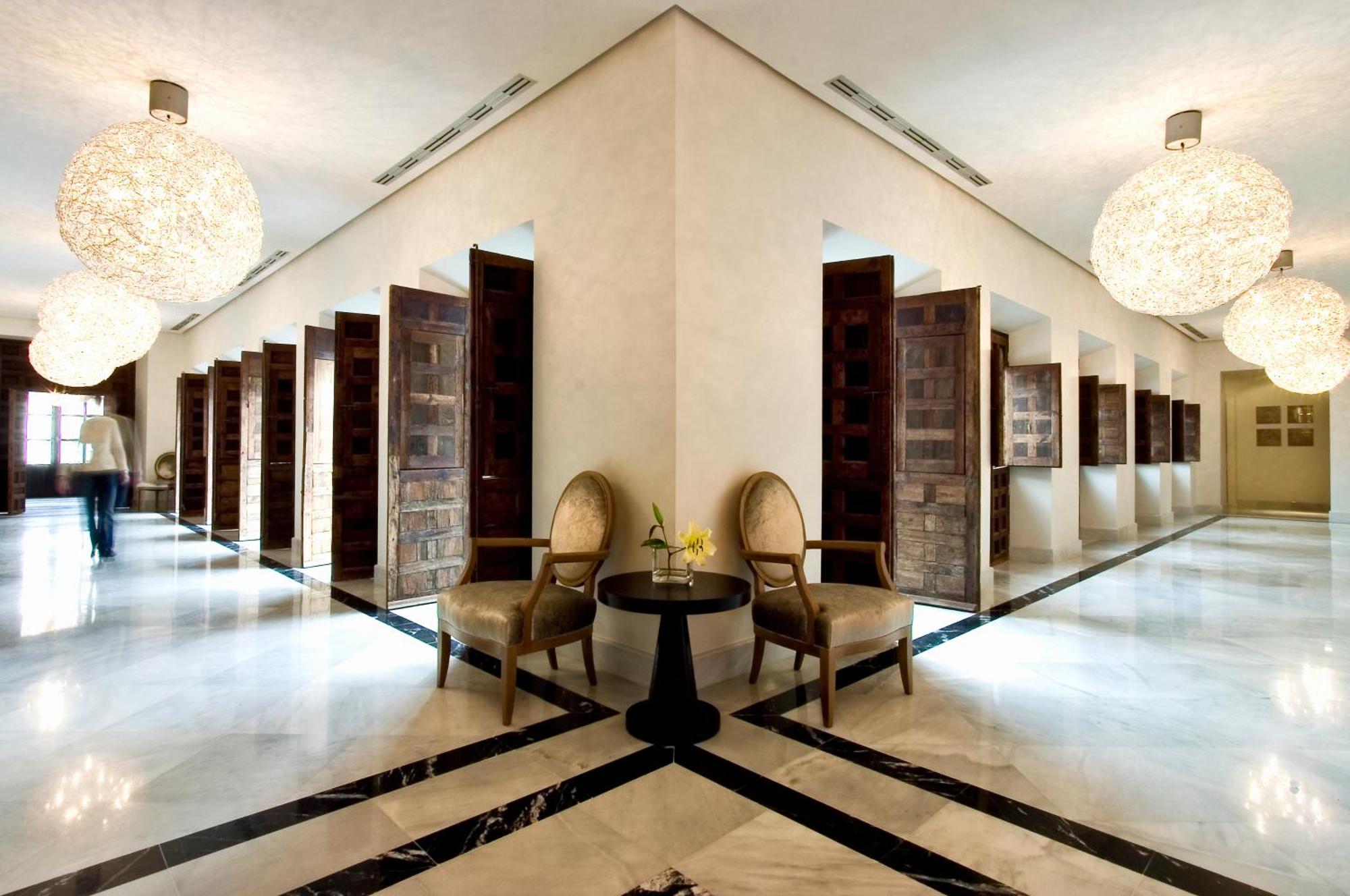 Hospes Palacio del Bailio Córdoba Interior foto The interior of the hotel