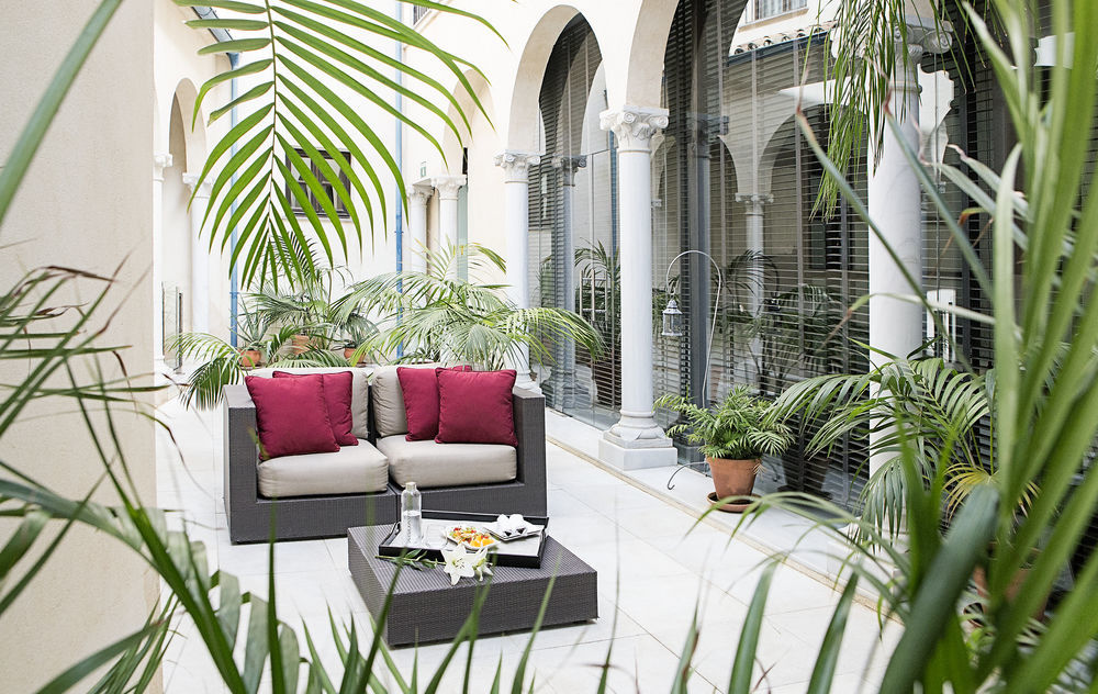 Hospes Palacio del Bailio Córdoba Exterior foto The hotel's interior