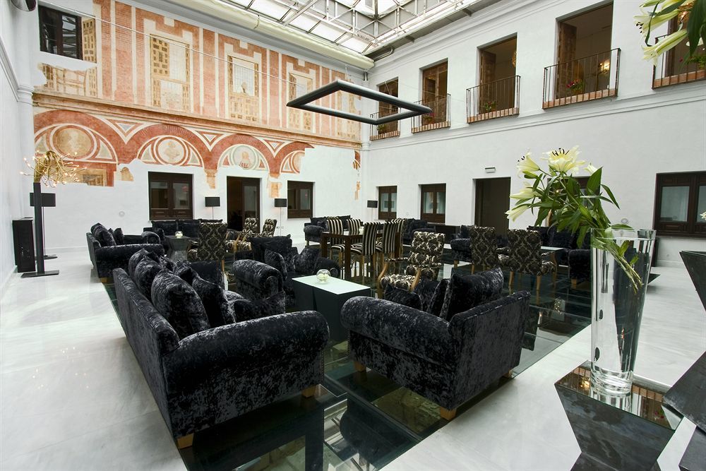 Hospes Palacio del Bailio Córdoba Exterior foto The interior of the hotel